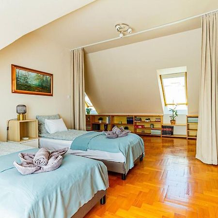 Roomy Apartment 80Sqm At City Center Free Parking Space, Ac & Balcony Budapest Exterior photo