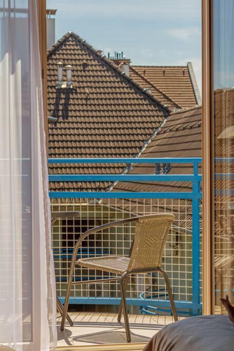 Roomy Apartment 80Sqm At City Center Free Parking Space, Ac & Balcony, Separate Ac In All Four Rooms Budapest Exterior photo