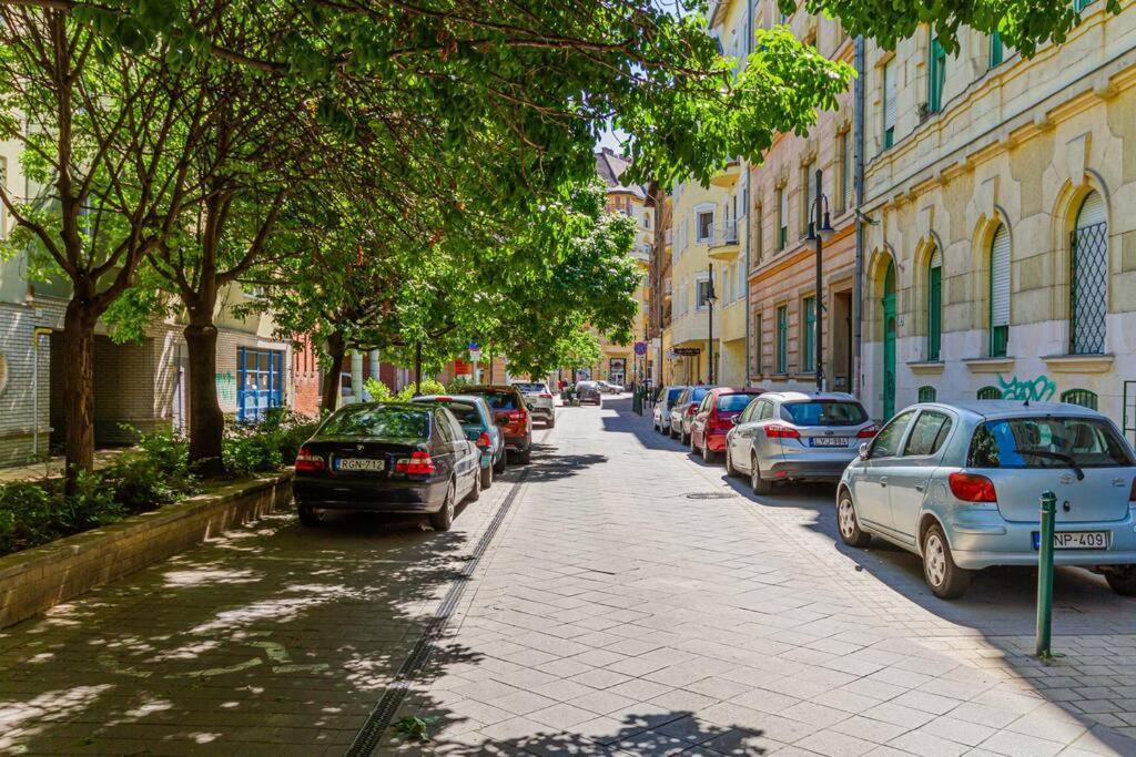 Roomy Apartment 80Sqm At City Center Free Parking Space, Ac & Balcony Budapest Exterior photo