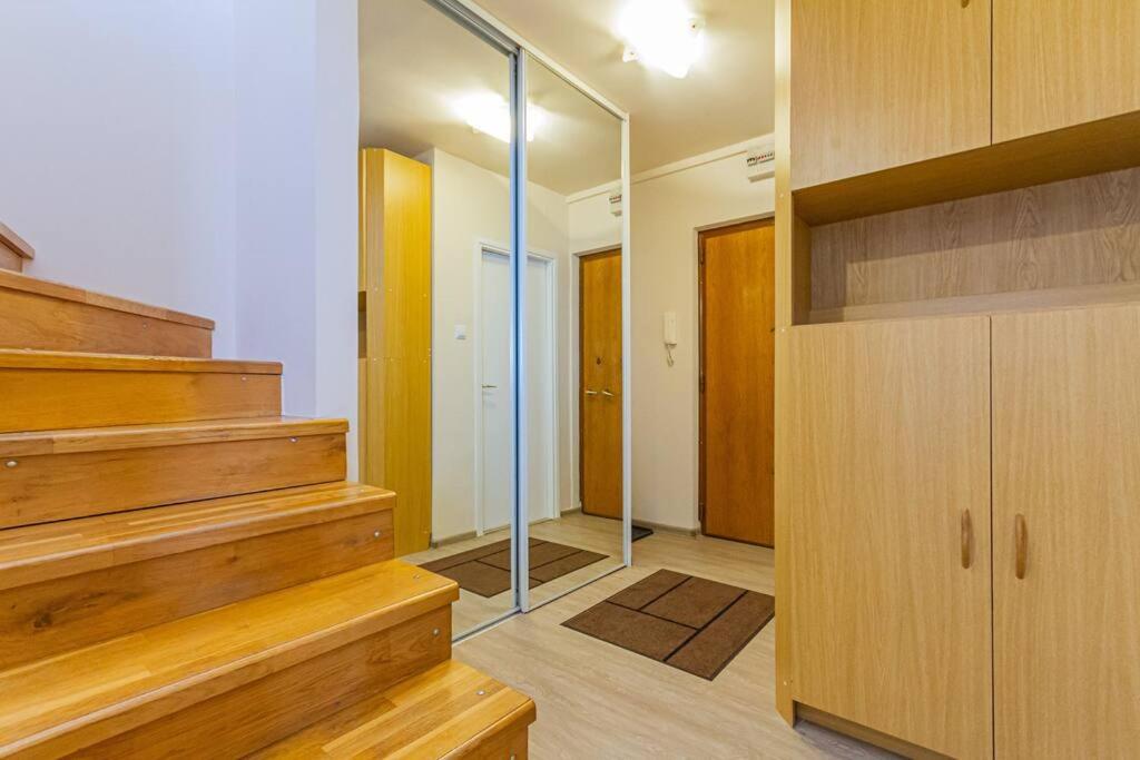 Roomy Apartment 80Sqm At City Center Free Parking Space, Ac & Balcony Budapest Exterior photo