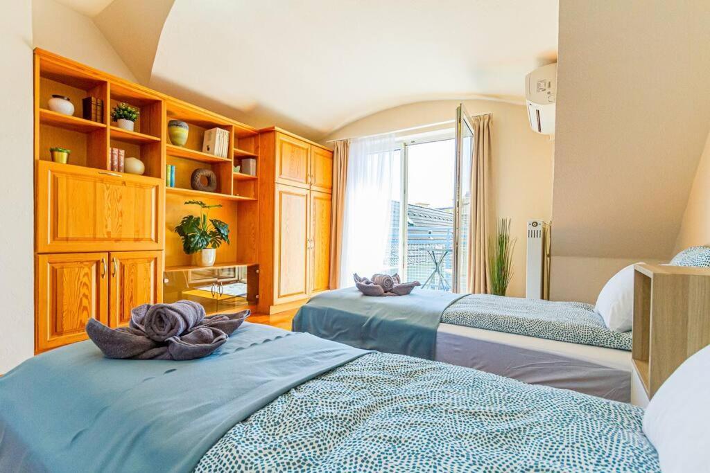 Roomy Apartment 80Sqm At City Center Free Parking Space, Ac & Balcony Budapest Exterior photo